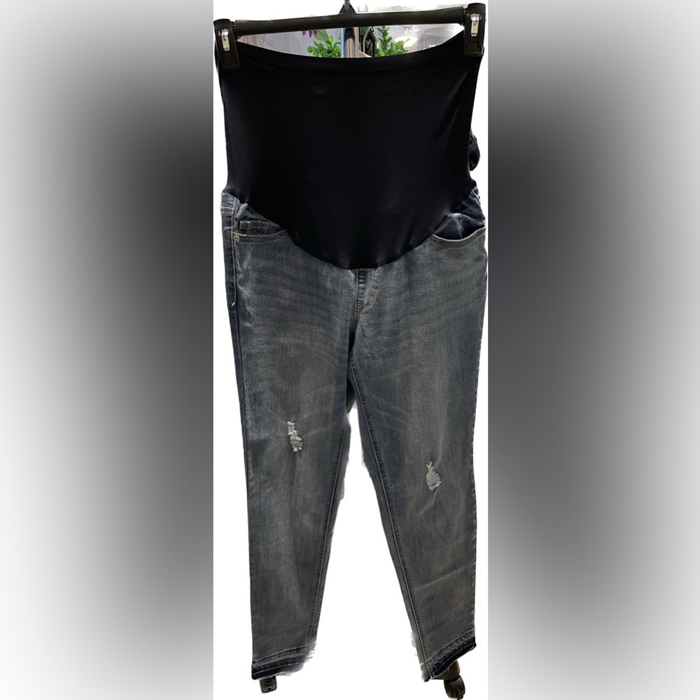 TIME AND TRU Women’s maternity jeans